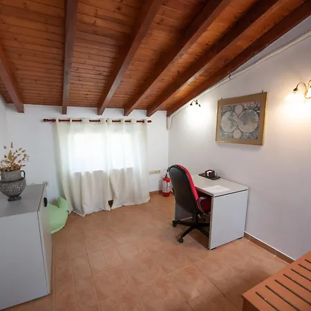 Mirmidones Corfu Daire